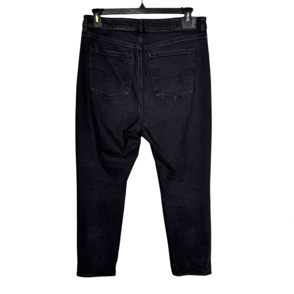 American Eagle Mom Jeans Size 14 High‎ Rise Straight Leg Distressed Essential